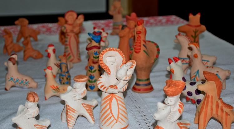 В Старом Осколе провели конкурс глиняной игрушки «Потешный товар»