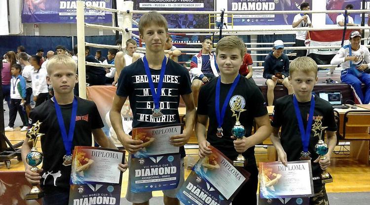 Белгородские школьники завоевали медали на Кубке мира по кикбоксингу