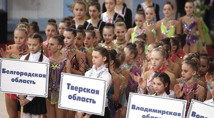 Белгородские школьницы стали чемпионками ЦФО по художественной гимнастике