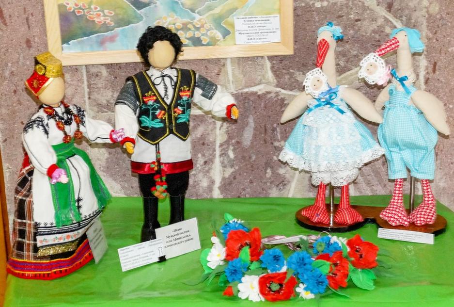 Экспозиция школы № 41 Белгорода. Фото Владимира Друшляка. Чудеса «Белгородских жемчужинок» - Изображение 13
