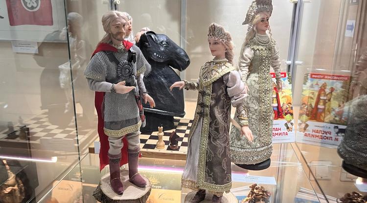 «Тайны кукольного царства»: выставка Софии Геращенко