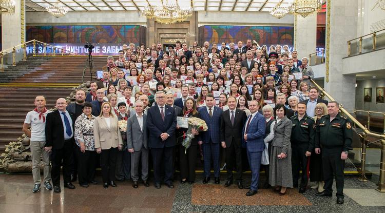 Белгородские школьные команды и студентка отличились в конкурсе «Без срока давности»