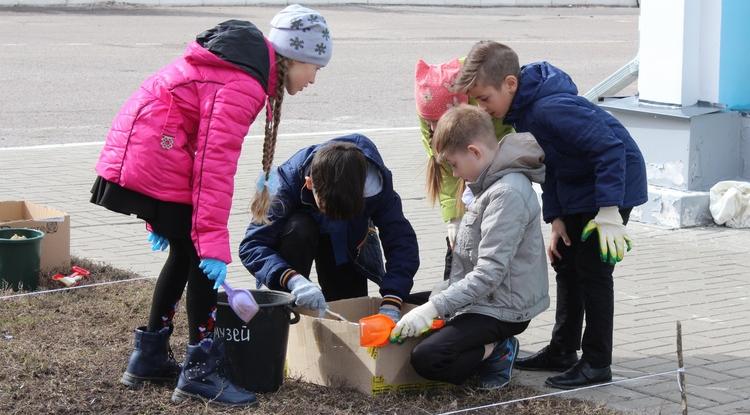 В Ровеньском районе школьники поучаствовали в археологических раскопках