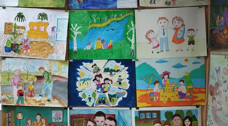 В Прохоровском районе прошёл конкурс детских рисунков «Моя семья»