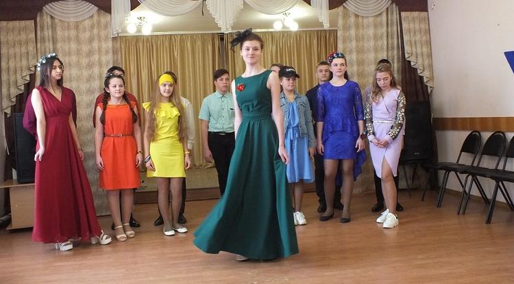 В Вейделевке провели районный конкурс студий и театров моды «Гармония»