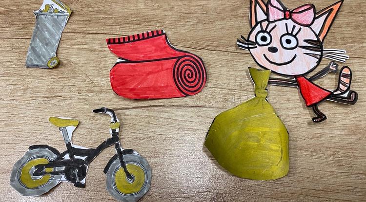 Как белгородские школьники снимают мультики в технике «Бумажная перекладка» Как белгородские школьники снимают мультики в технике «Бумажная перекладка»