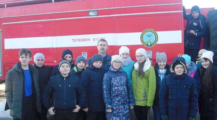 Школьникам Красненского района показали пожарную часть