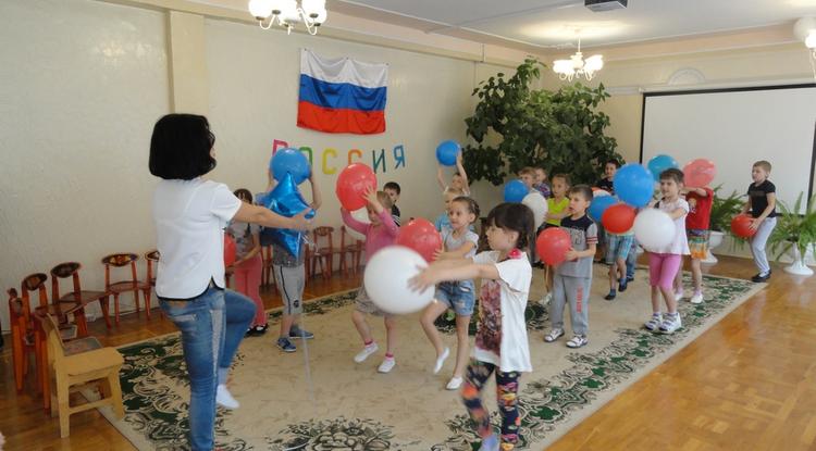 «Ребёнок учится тому, что видит у себя в дому».