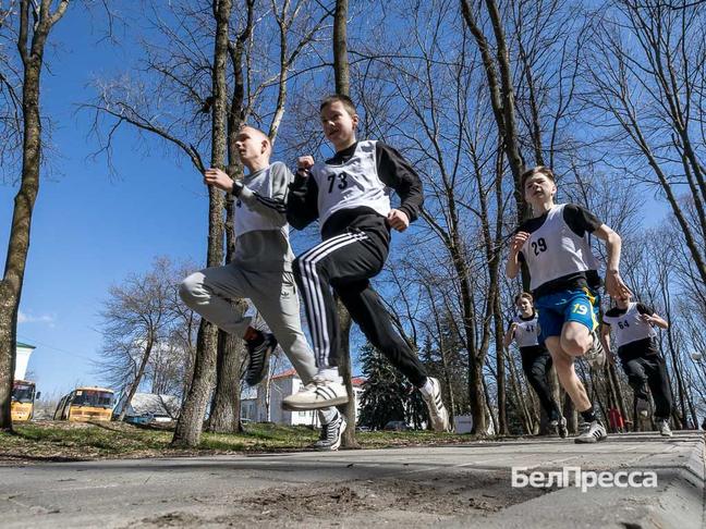 Около 100 юных спортсменов приняли участие в кроссе на призы газеты «Родина» в Ивне