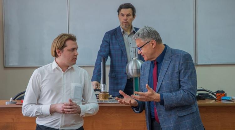 В Белгороде со школьной скамьи готовят будущих энергетиков и айтишников