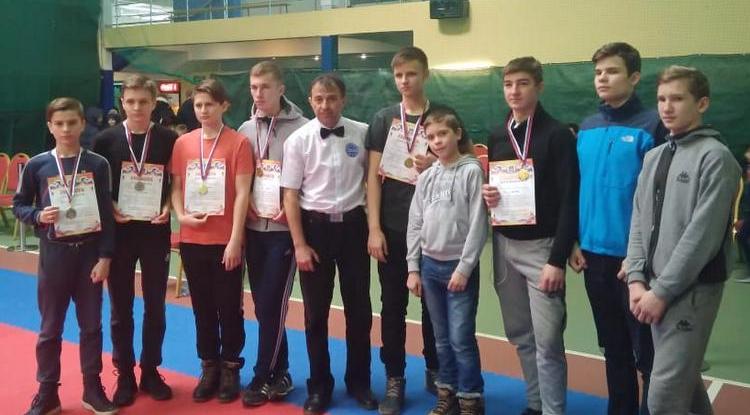 Белгородские кикбоксёры стали победителями и призёрами Чемпионата и Первенства ЦФО