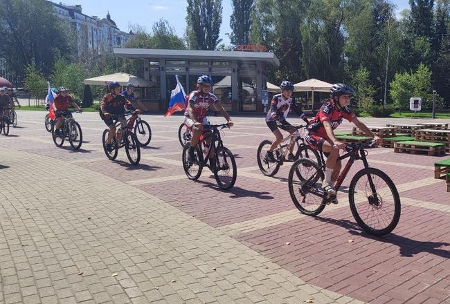 Велопробег ко Дню Государственного флага прошёл в Белгороде