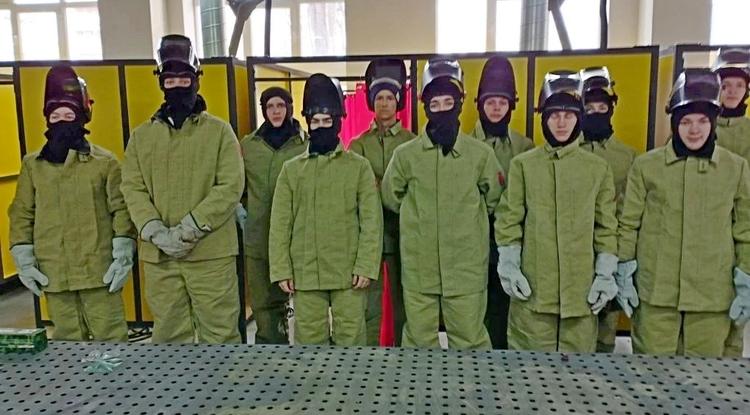 Реальная производственная практика и возможность трудоустройства.