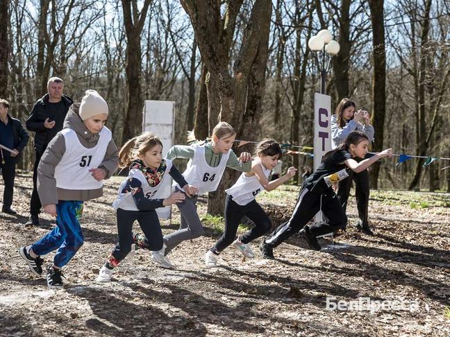 Около 100 юных спортсменов приняли участие в кроссе на призы газеты «Родина» в Ивне