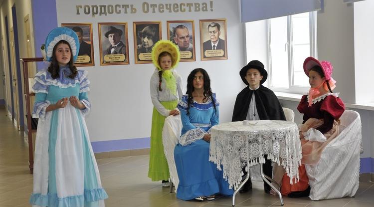 В Корочанском районе открыли галерею русских писателей и поэтов