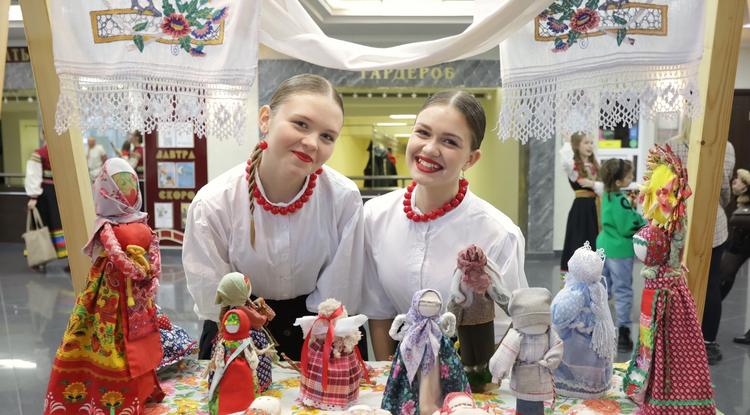 В Новом Осколе прошла детская фольклорная ассамблея «В поисках исчезающих сокровищ» В Новом Осколе прошла детская фольклорная ассамблея «В поисках исчезающих сокровищ»