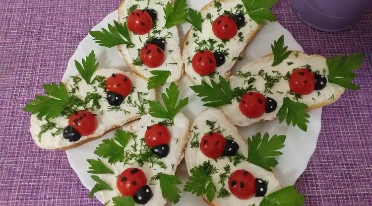Бутерброды «Божьи коровки» Бутерброды «Божьи коровки»