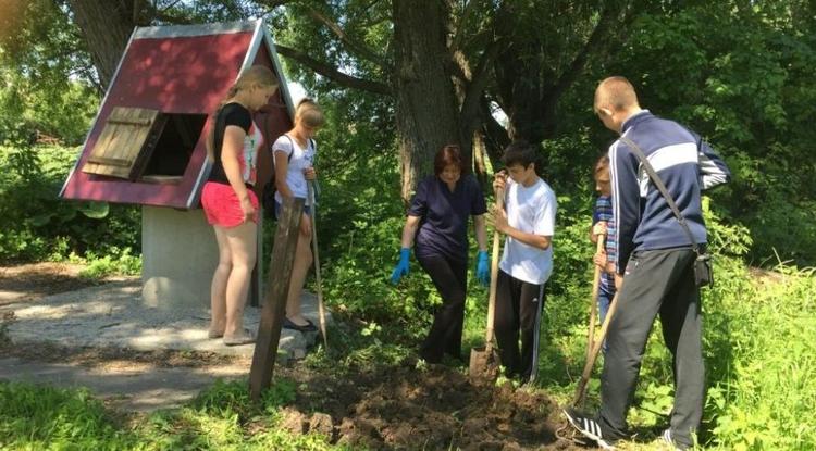 В школах Корочанского района прошла акция «Цвети, родник»