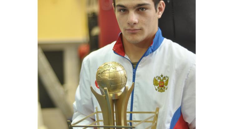 Чемпион мира по кикбоксингу  Шамиль Гаджимусаев: Сильный человек в любой  ситуации должен оставаться Человеком 