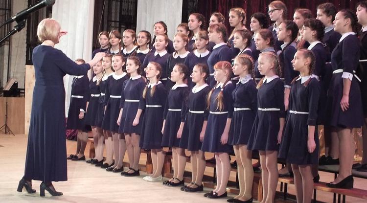 В Вейделевском районе провели конкурс школьных хоровых коллективов «Поющее детство»