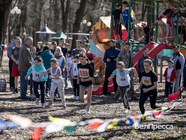 Около 100 юных спортсменов приняли участие в кроссе на призы газеты «Родина» в Ивне