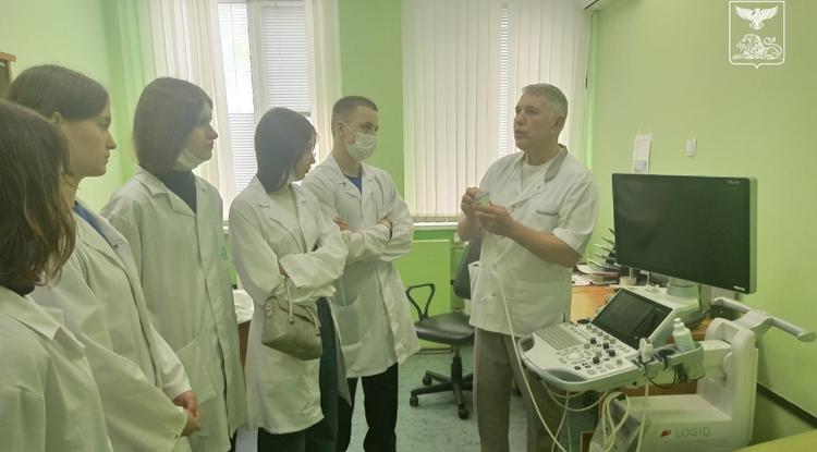 Для белгородских школьников провели экскурсию по детской областной клинической больнице