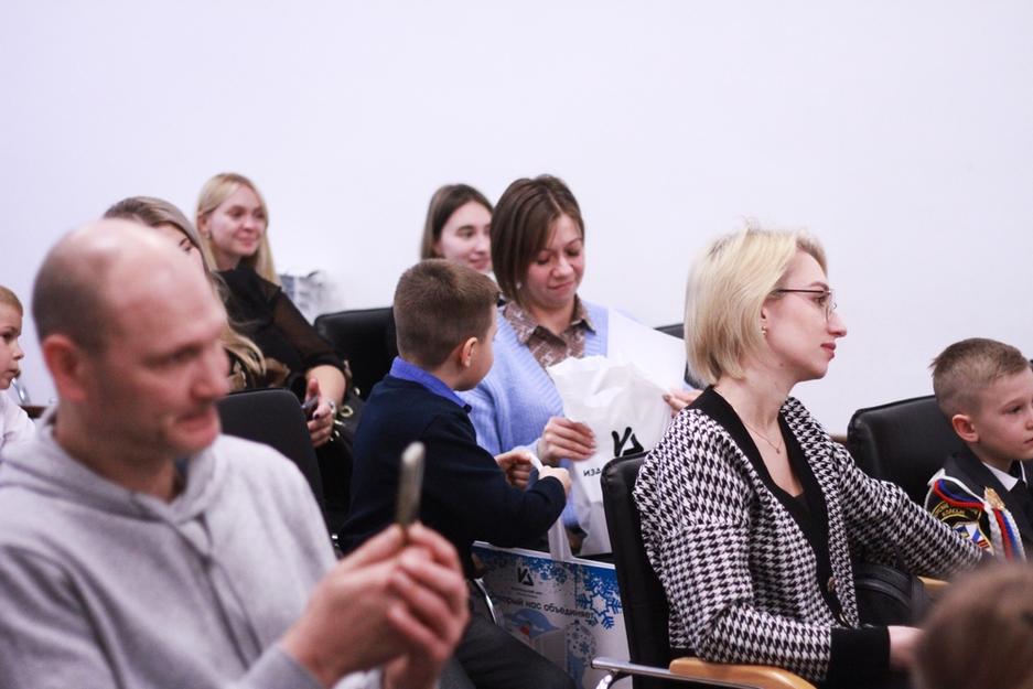 Фото: Анжелика Логунова В ИД «Мир Белогорья» наградили победителей и призёров акции «Спасибо врачам» из Белгорода - Изображение 3